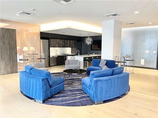 Foto del edificio - 1050 S Grand Ave