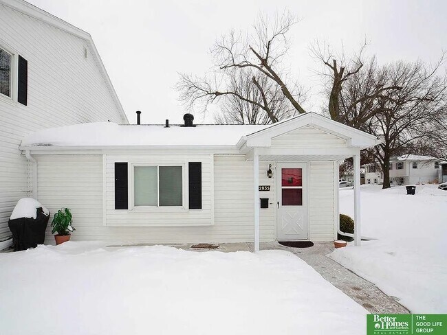 Foto del edificio - 2935 S 122nd St