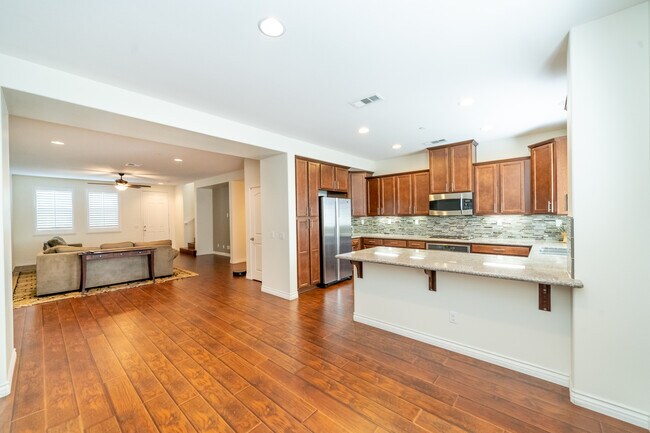 Foto del edificio - 8022 City View Pl