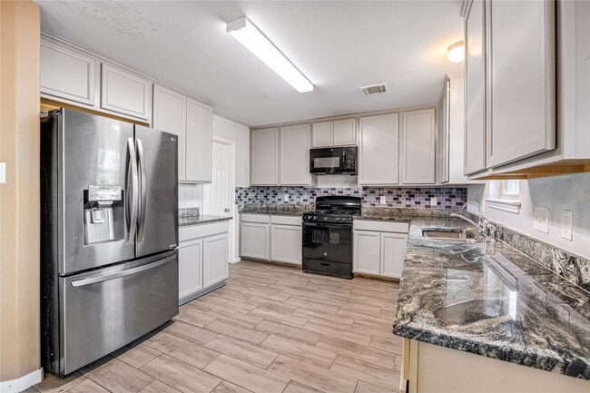Building Photo - 12747 Highmanor Dr