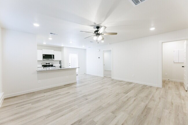 Foto del edificio - Beautiful New Construction Near New Frenship Schools!