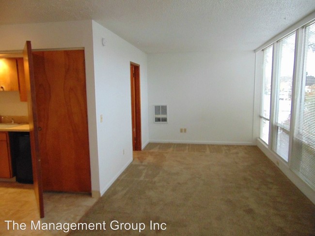 Building Photo - 2200 E Mill Plain Blvd