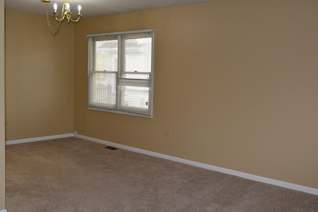 Building Photo - 237 Silverado St