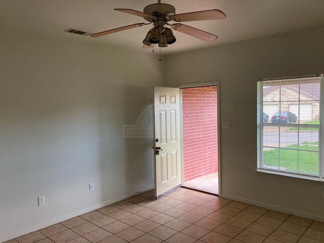 Foto del edificio - 3205 Baldwin Loop