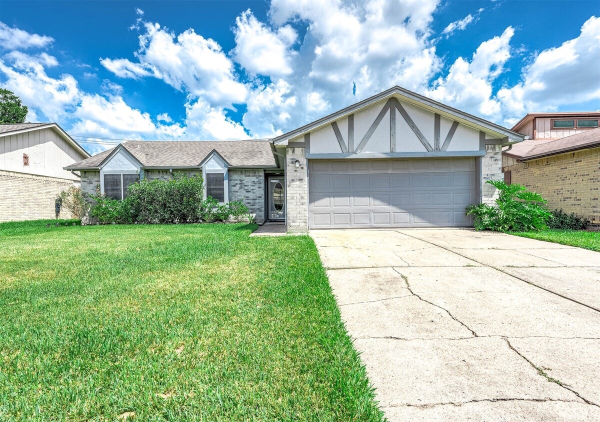 Primary Photo - 8434 Quailcrest Dr