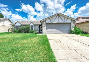Building Photo - 8434 Quailcrest Dr