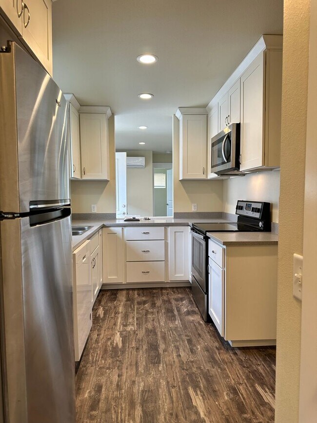 Building Photo - 221/223 Morton Street