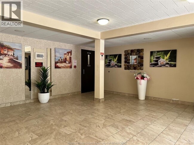 Building Photo - 6563 Thornberry Crescent