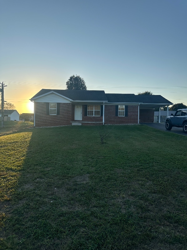 Primary Photo - 227 Colonial Heights Rd