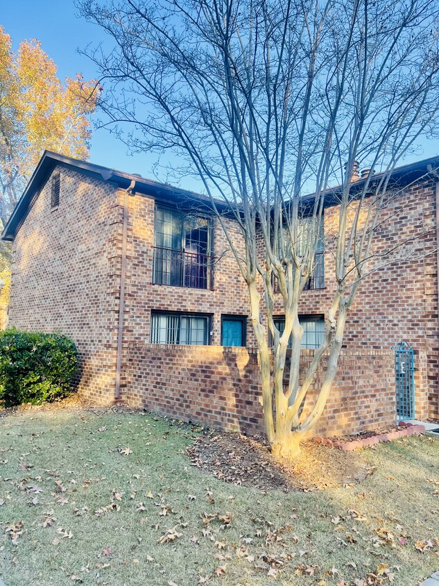 Primary Photo - 720 Coventry Ln