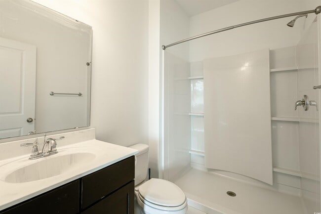 Building Photo - 209 Oak Leaf Dr