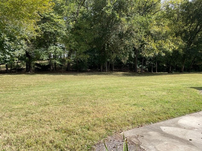 Building Photo - 202 Concord Rd
