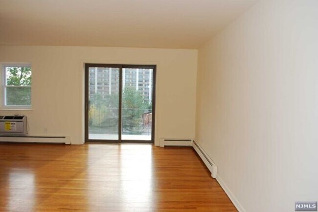 Building Photo - 238 Palisade Ave