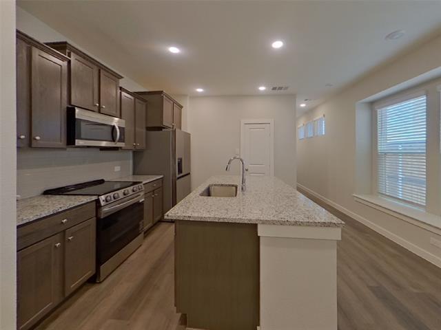 Foto del edificio - 8017 Brookhaven Dr