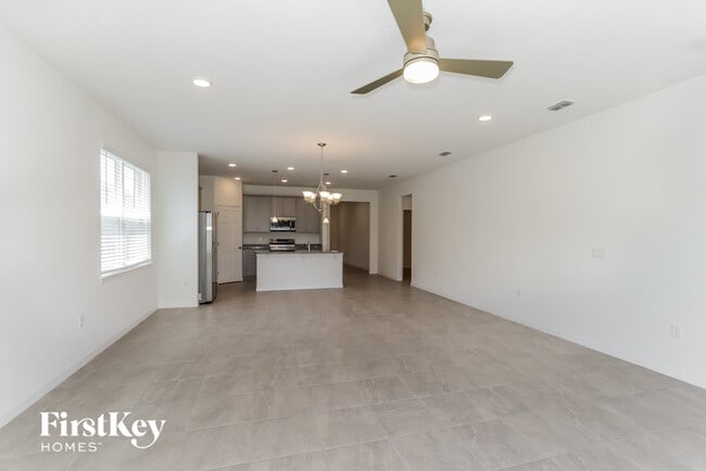 Building Photo - 560 Crown Rose Dr
