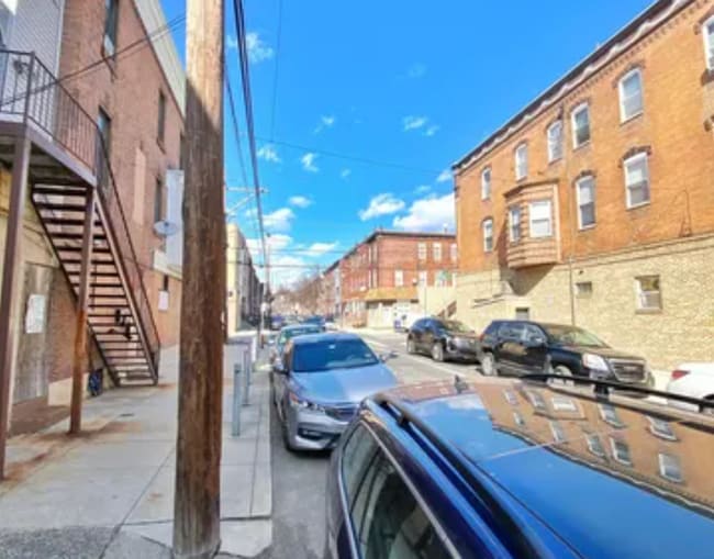 Building Photo - 2308 S 15th St