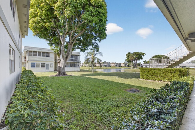 Foto del edificio - 118 Monaco Blvd