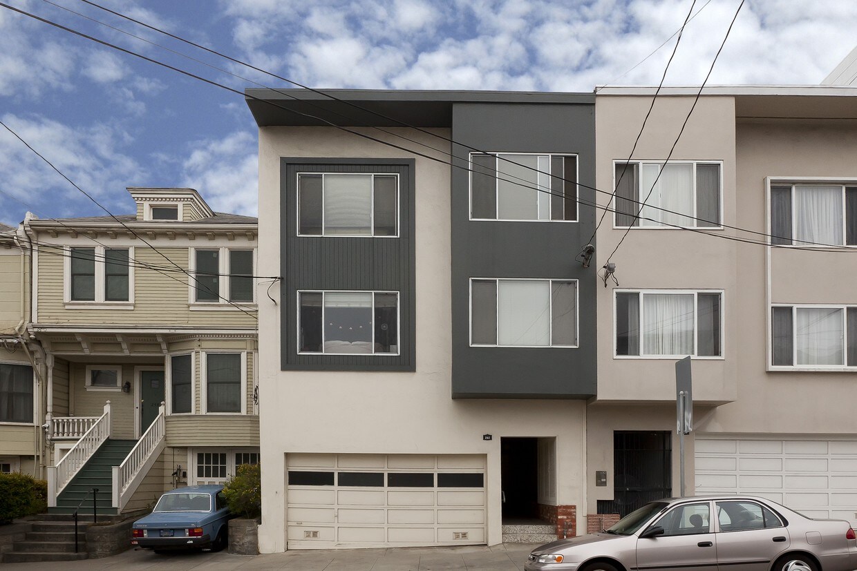 Primary Photo - 262 12th Ave