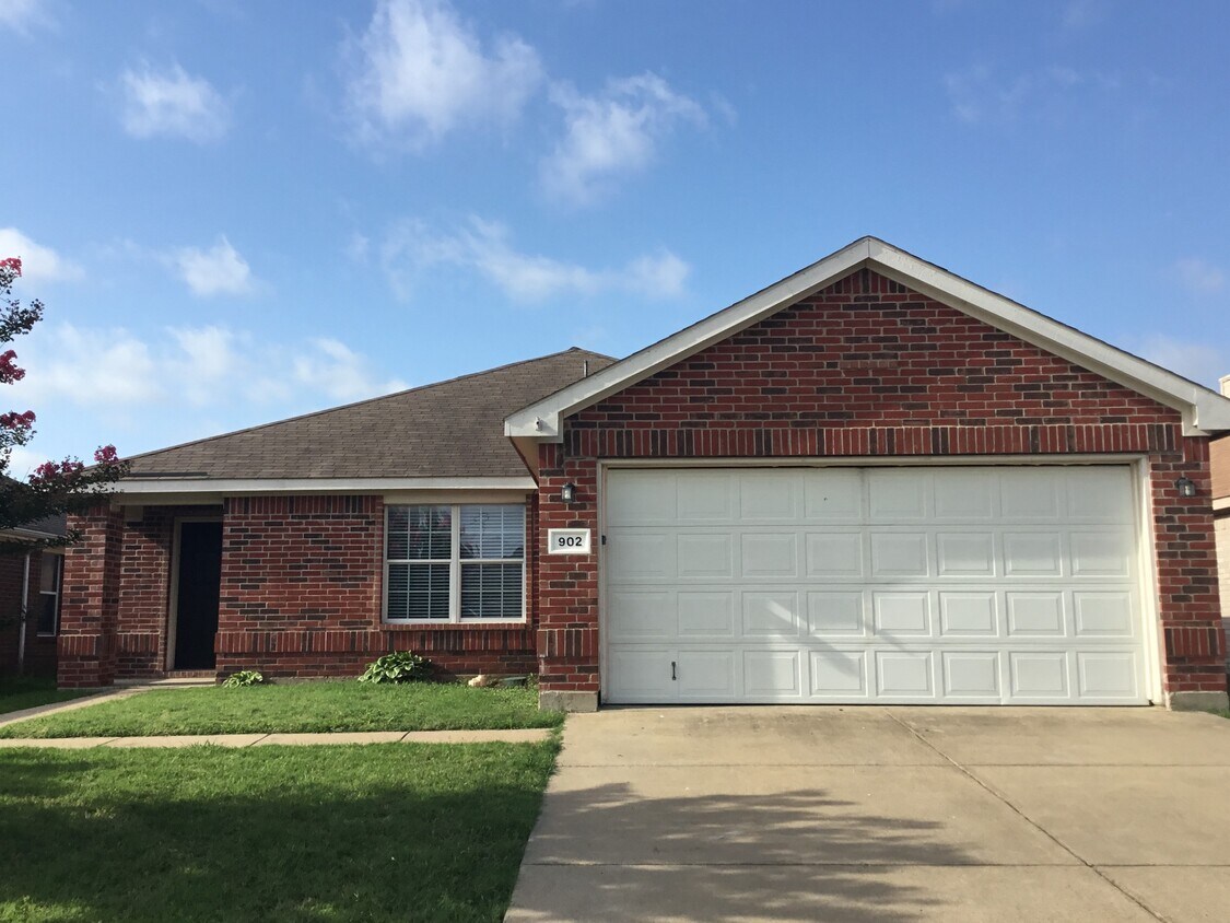 Foto principal - 902 Pryor Dr