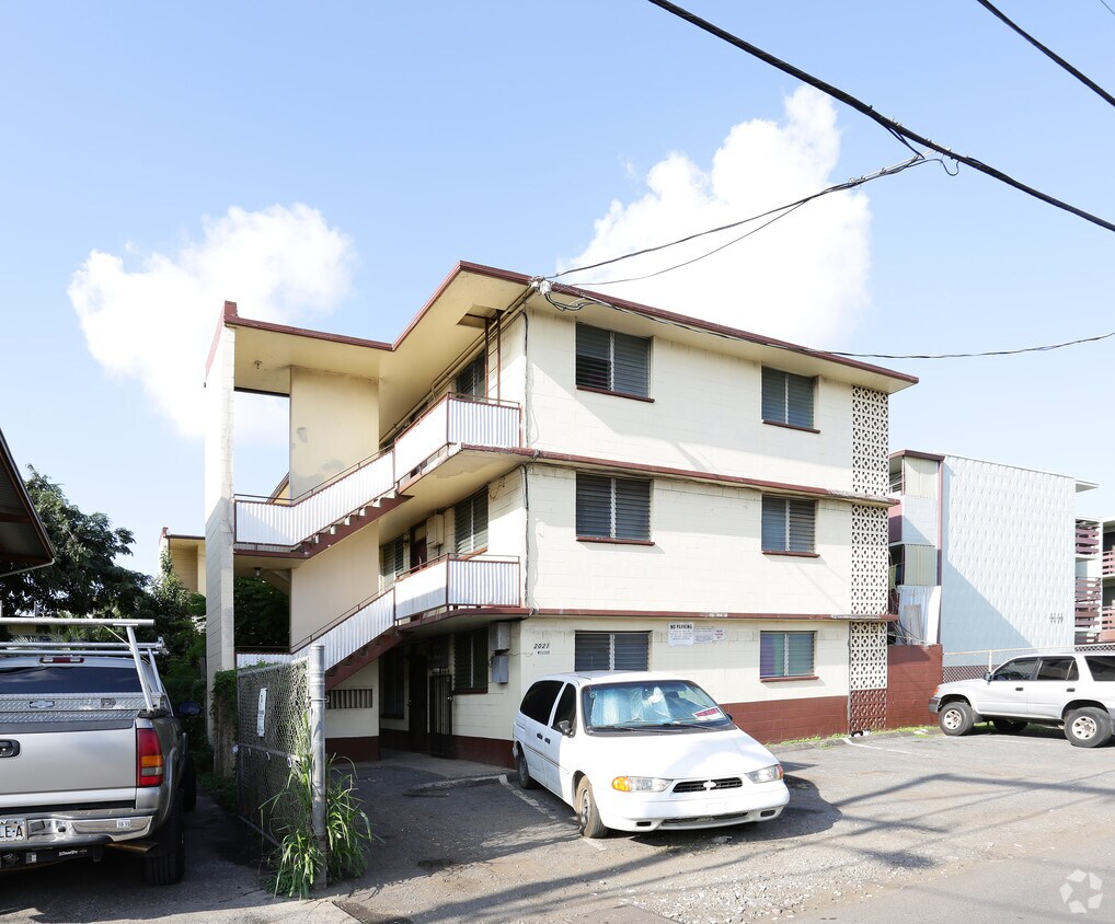 Primary Photo - 2021 Wilcox Ln