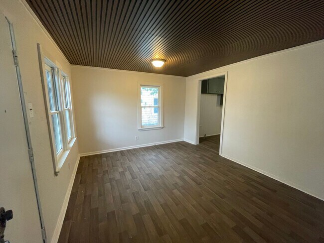 Foto del edificio - 1/2 months free rent off-for ASAP Move-ins...