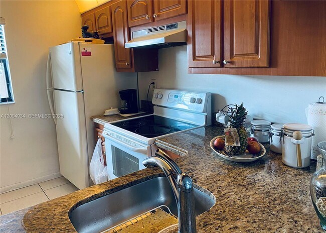 Foto del edificio - 10633 NW 10th St