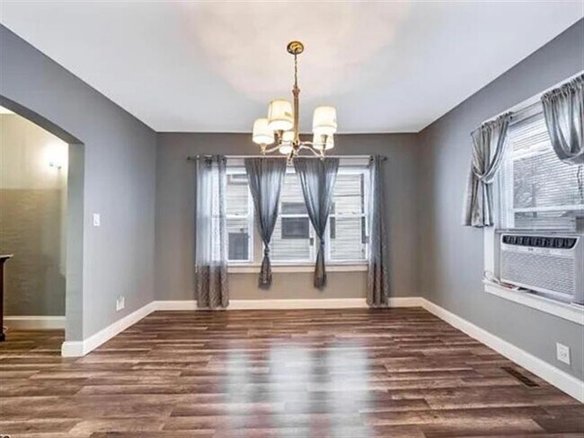 Building Photo - Roselle Homes
