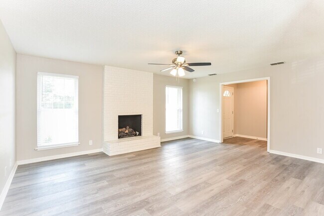 Building Photo - 1207 Cason Ln