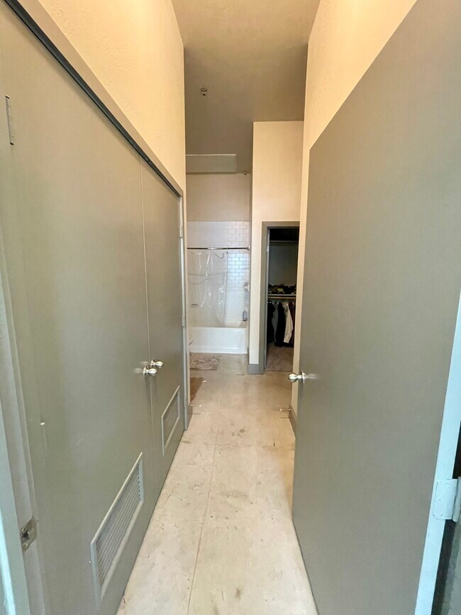 Building Photo - 7211 Easy Wind Dr