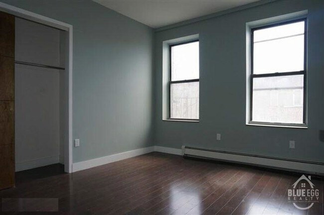 Building Photo - 2724 Pitkin Ave