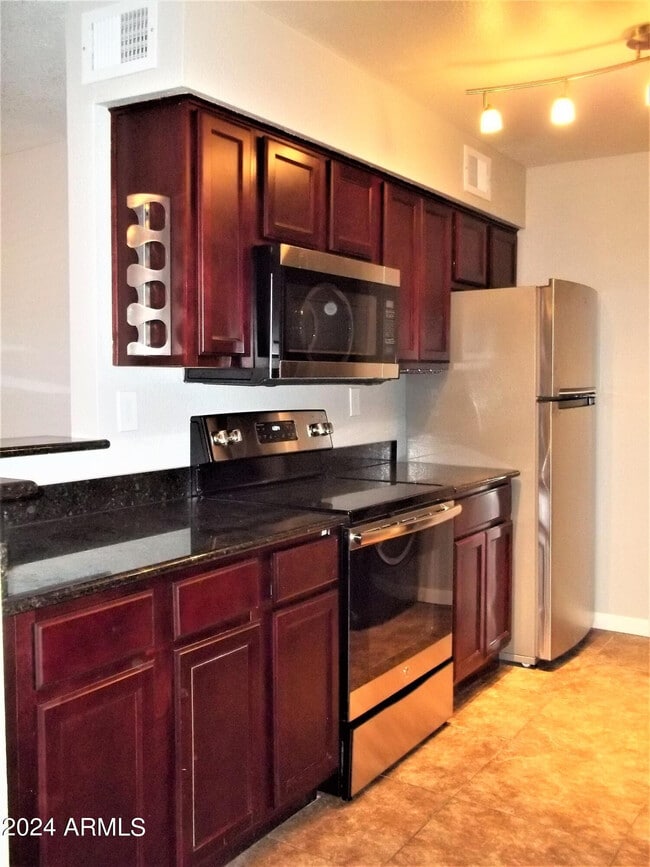 Foto del edificio - 5995 N 78th St