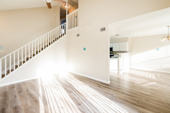 Foto del edificio - 5907 Beaconridge Dr