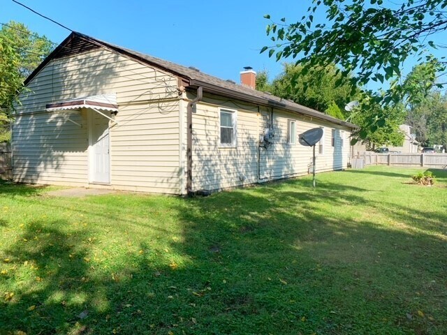 Building Photo - 3875 N ARLINGTON AVENUE