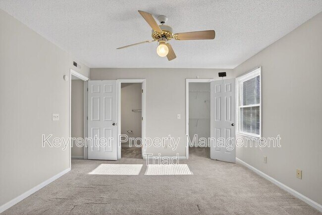 Foto del edificio - 3701 Cotswold Terrace