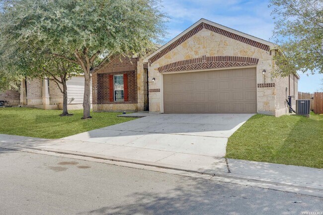 Foto del edificio - 322 Walnut Crest