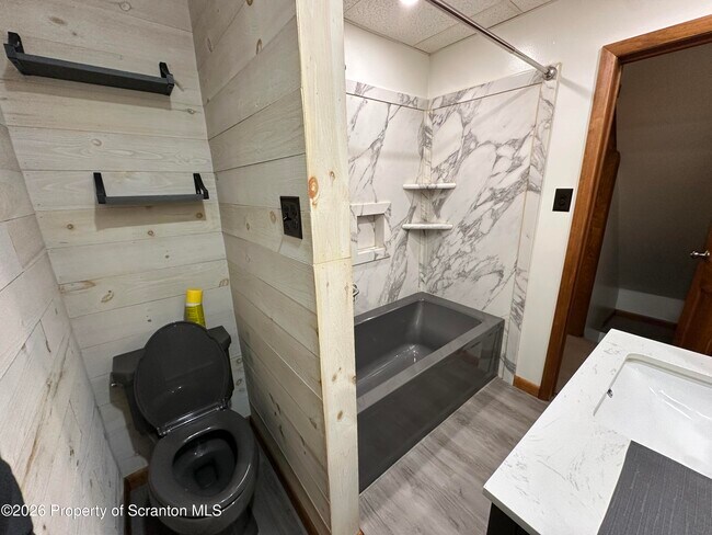 Foto del edificio - 548 Main St