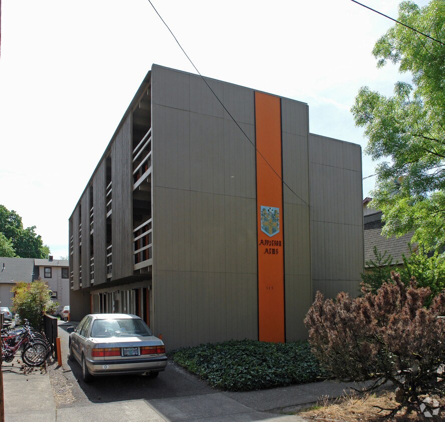 Building Photo - Apparson Arms