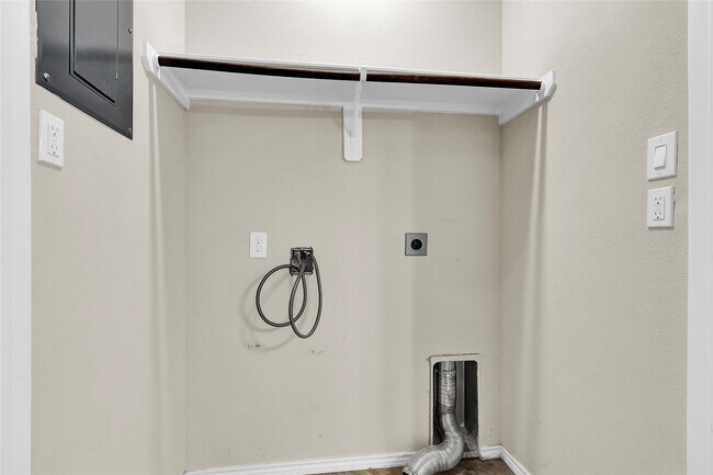 Foto del edificio - 15841 Beechnut Dr