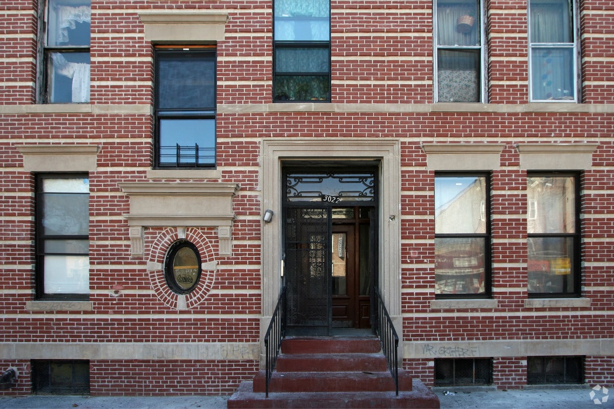 Building Photo - 3022 Beverly Rd