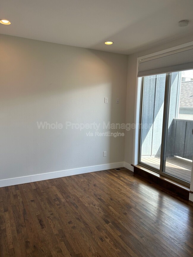 Building Photo - 3303 Navajo St