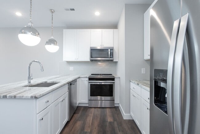 Interior Photo - Germantown Square