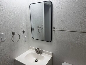 Building Photo - 4254 Southpark Dr