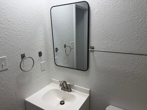 Building Photo - 4254 Southpark Dr