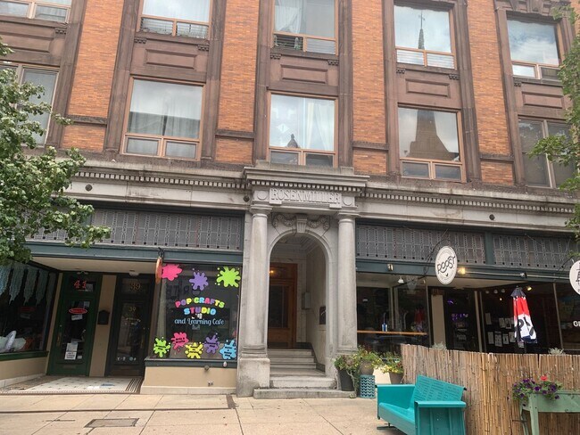 Foto del edificio - Modern 1 Bedroom in Downtown York