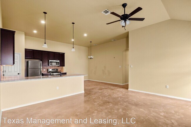 Building Photo - 3 br, 2 bath House - 215 Joanne Loop