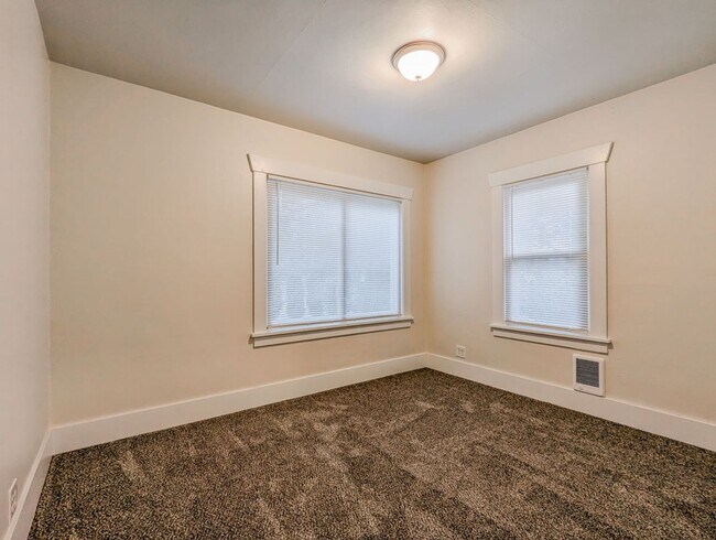 Foto del edificio - **Move-In Special** Charming & Recently updated 2 bed, 1 bath home!