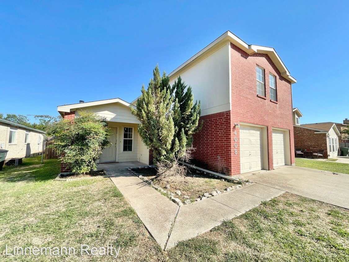 Primary Photo - 3 br, 2.5 bath House - 4008 Sunflower Drive