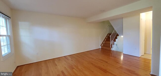 Building Photo - 972 Paulsboro Dr