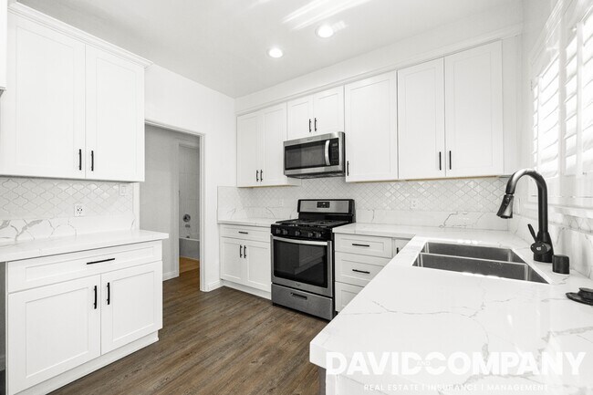 Building Photo - 2216 S Marvin Ave