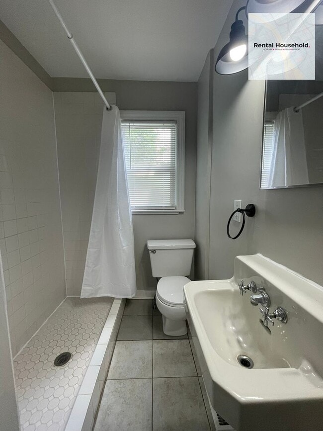 Building Photo - Adorable 2 Bedroom Located in Livonia